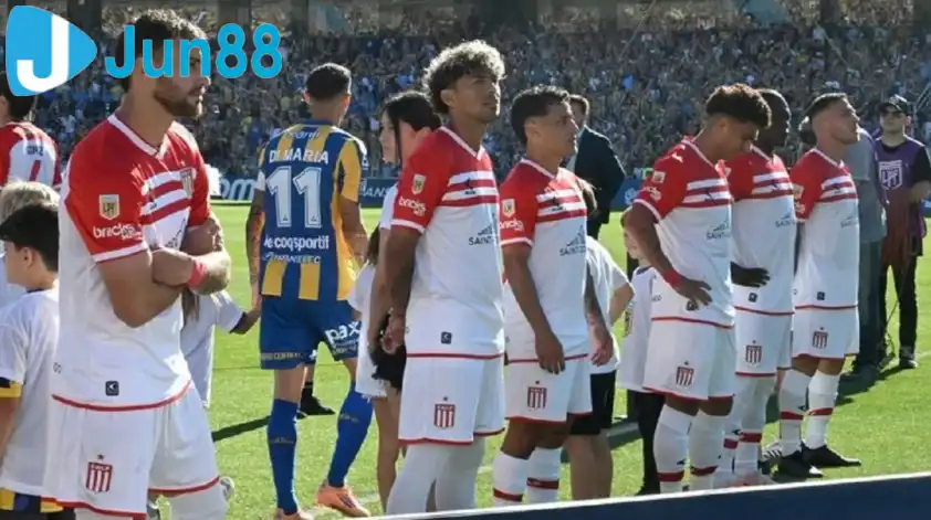 Nhóm cầu thủ Estudiantes tham gia hành động này bị treo giò hai trận ở giải kế tiếp